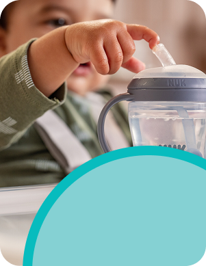 [Translate to Czech (Reborn):] NUK Perfect Match Learner bottle with baby