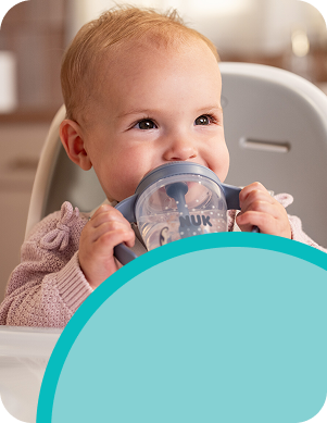[Translate to Czech (Reborn):] Baby with Straw Cup